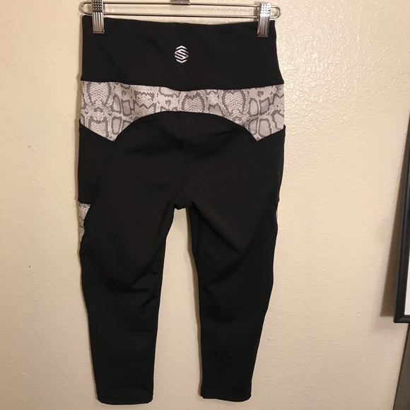 S2 Sportswear Capri Leggings - Picture 2 of 4